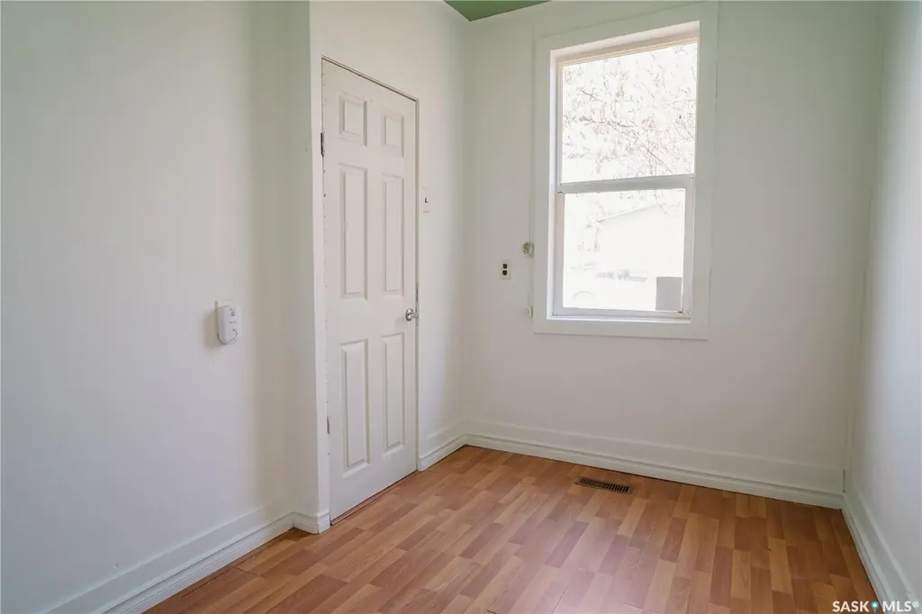 439 R Avenue S Saskatoon SK S7M 2Z4