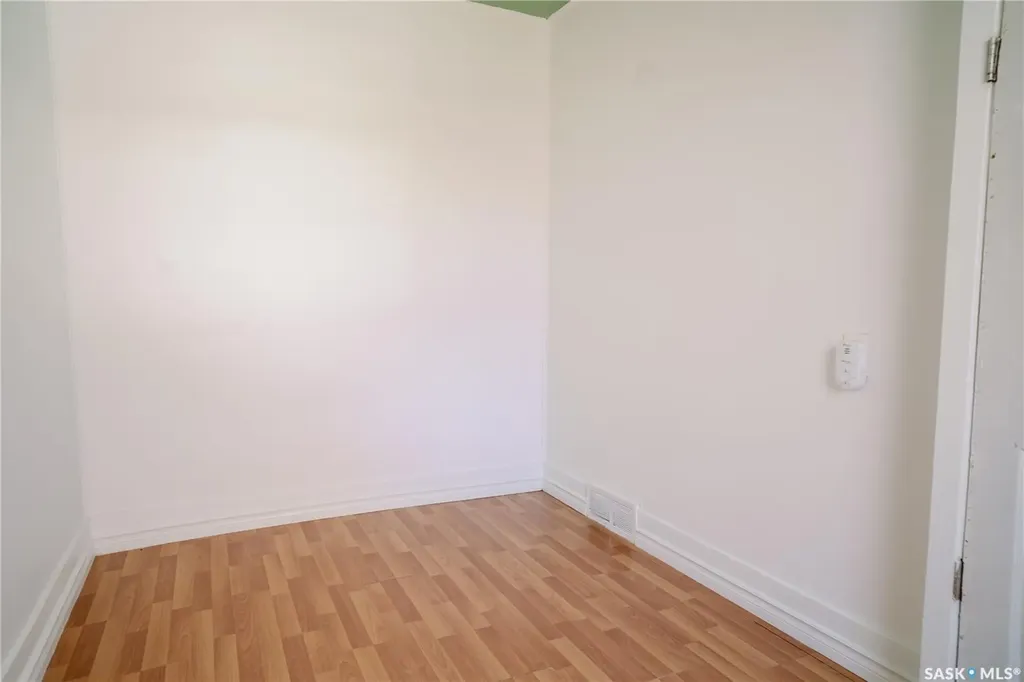 439 R Avenue S Saskatoon SK S7M 2Z4
