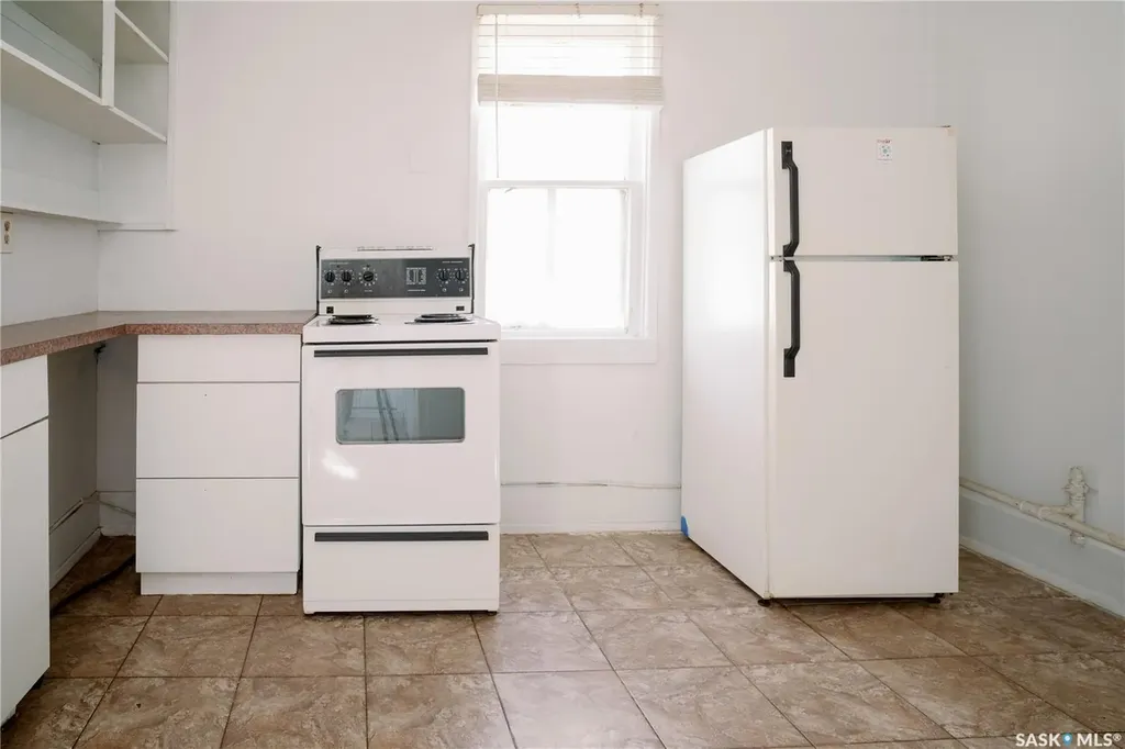 439 R Avenue S Saskatoon SK S7M 2Z4
