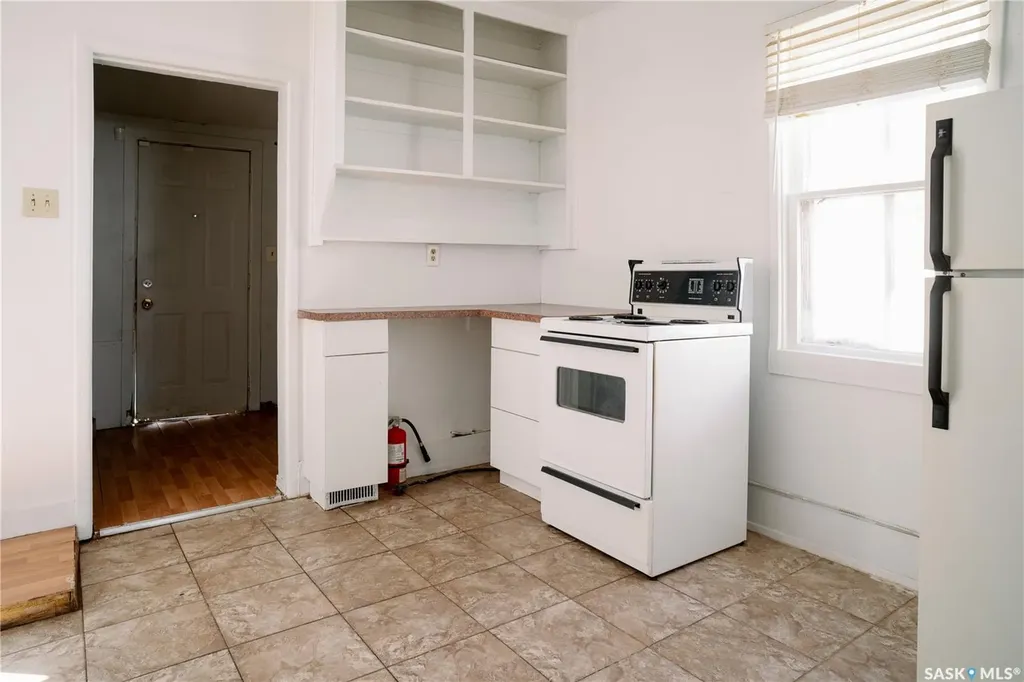 439 R Avenue S Saskatoon SK S7M 2Z4