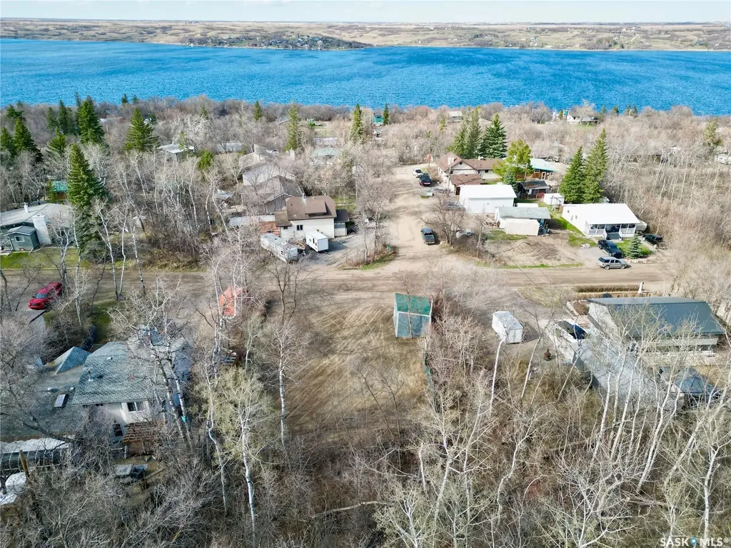 1207 6th Avenue Regina Beach SK S0G 4C0