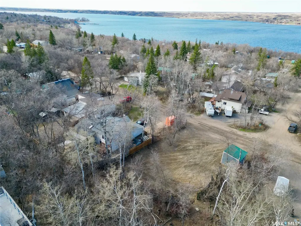 1207 6th Avenue Regina Beach SK S0G 4C0
