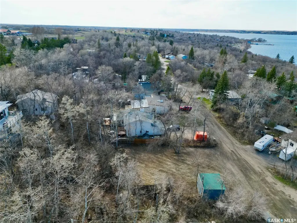 1207 6th Avenue Regina Beach SK S0G 4C0