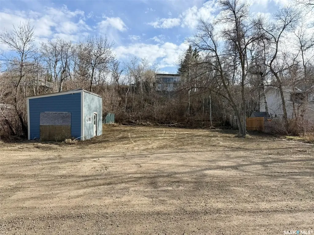 1207 6th Avenue Regina Beach SK S0G 4C0