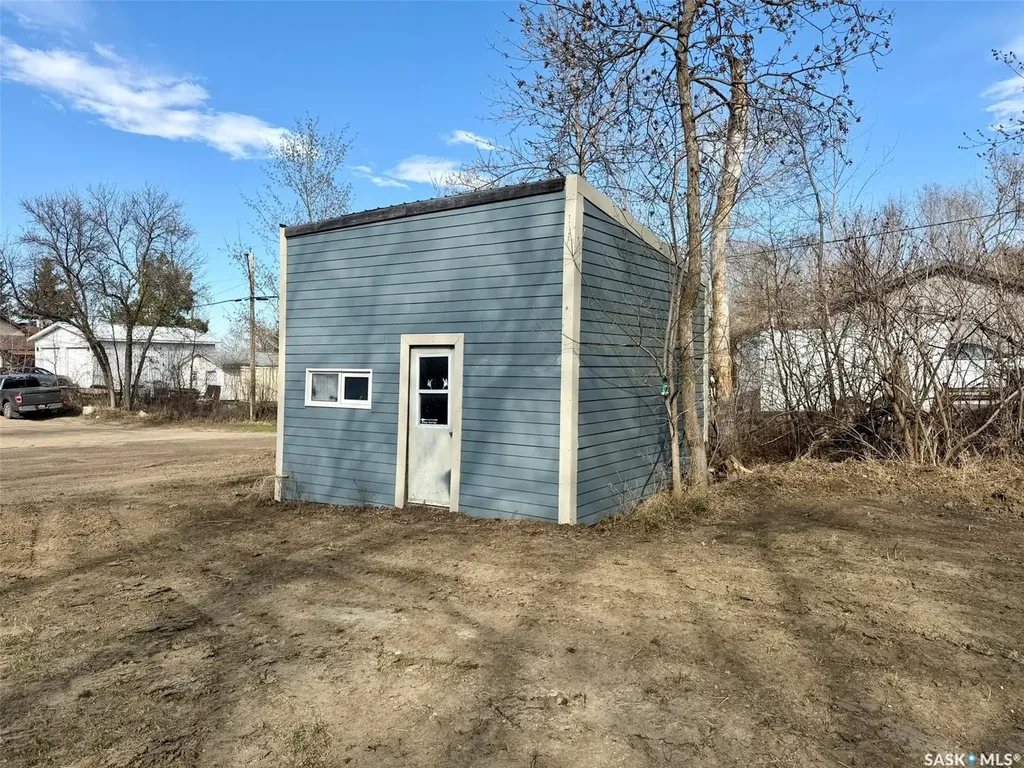 1207 6th Avenue Regina Beach SK S0G 4C0