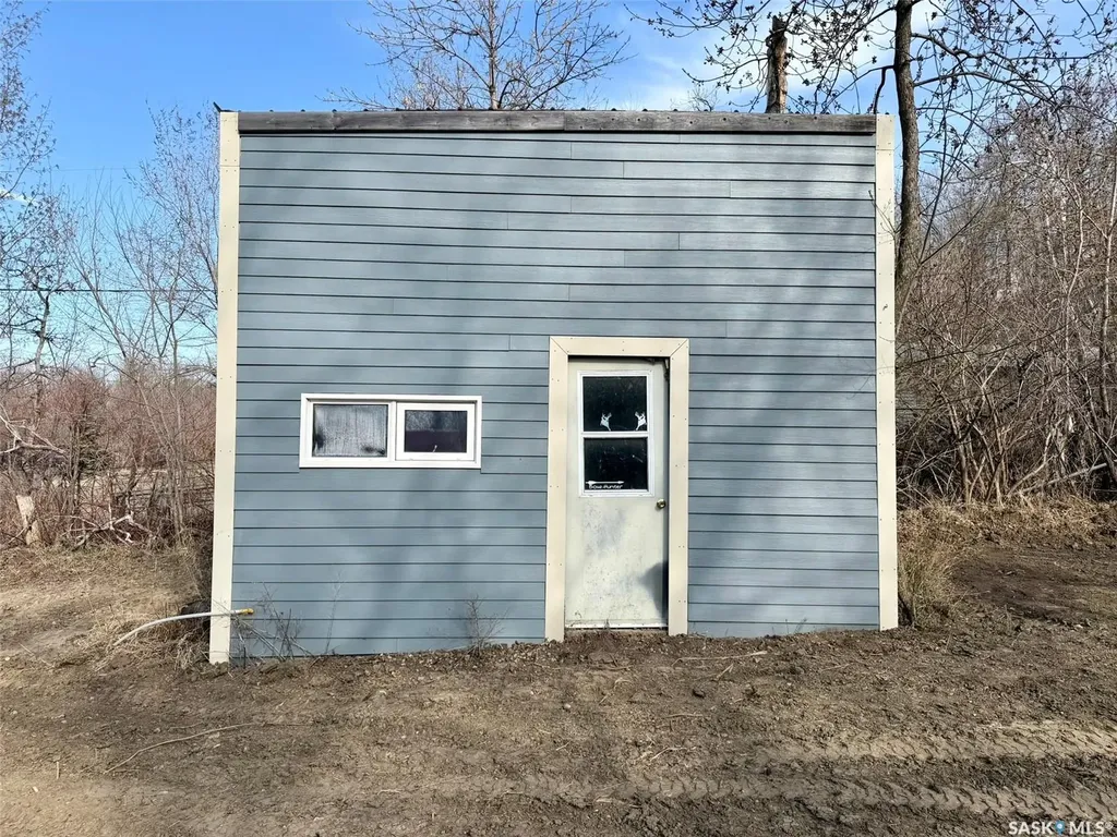 1207 6th Avenue Regina Beach SK S0G 4C0