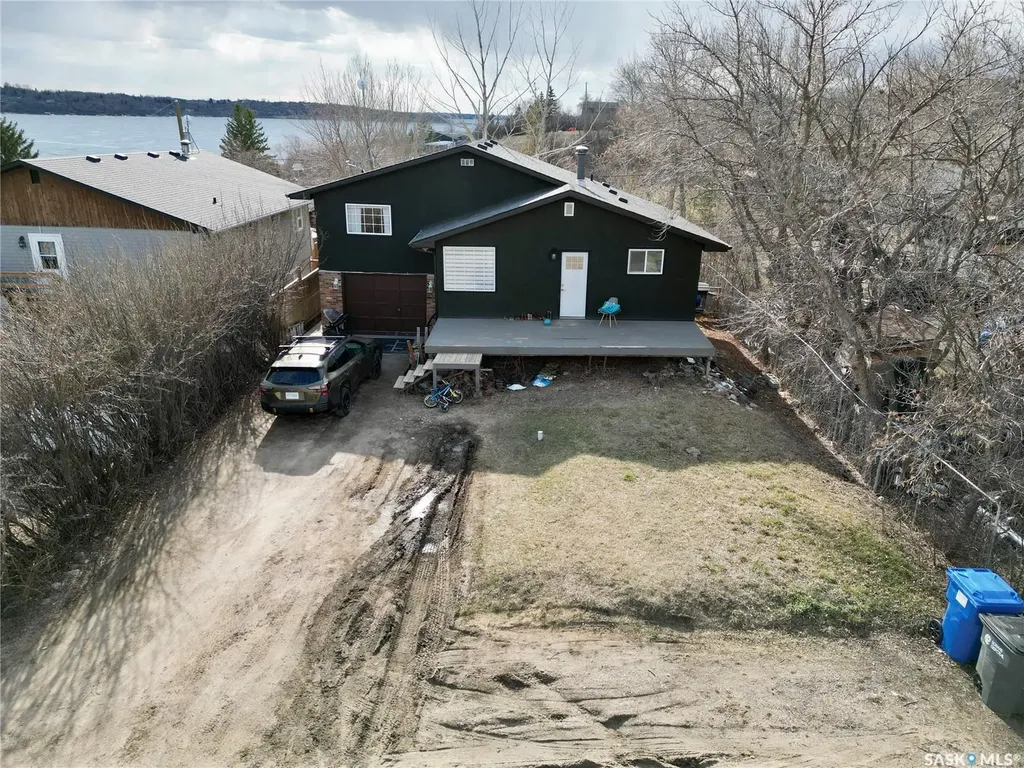610 Aurora Street Saskatchewan Beach SK S0G 4L0