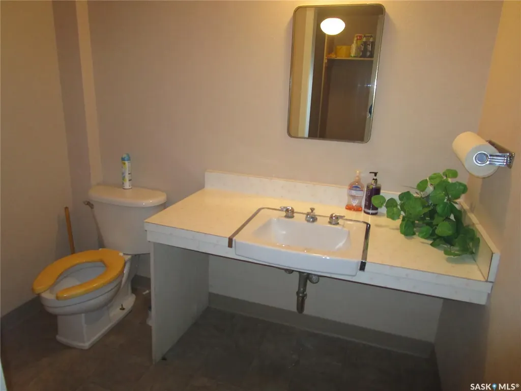 329 Centre Street Assiniboia SK S0H 0B0