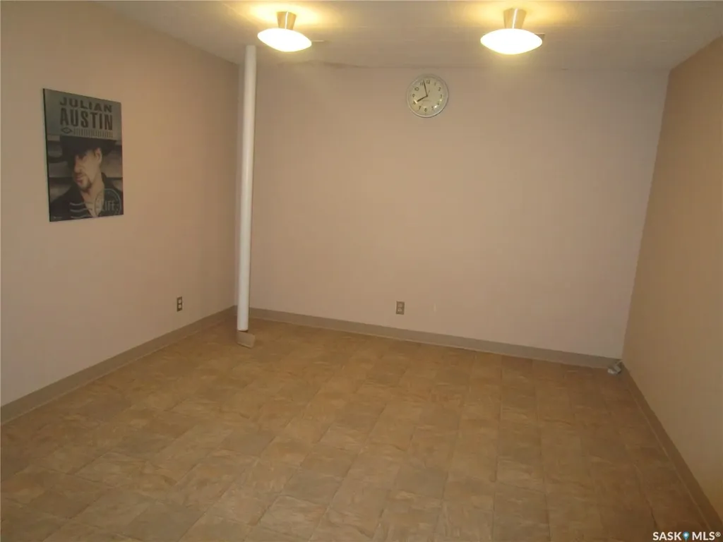 329 Centre Street Assiniboia SK S0H 0B0