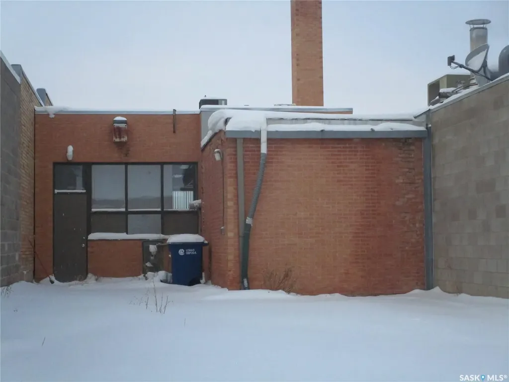 329 Centre Street Assiniboia SK S0H 0B0