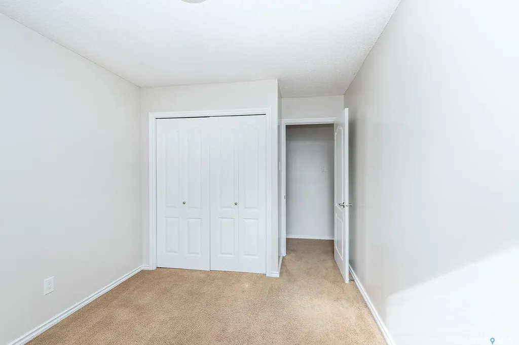 1121 Mckercher Drive Saskatoon SK S7H 5B8