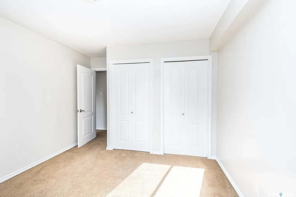 1121 Mckercher Drive Saskatoon SK S7H 5B8