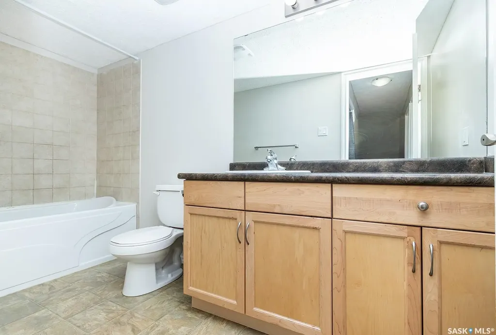 1121 Mckercher Drive Saskatoon SK S7H 5B8