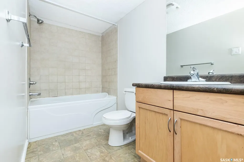 1121 Mckercher Drive Saskatoon SK S7H 5B8