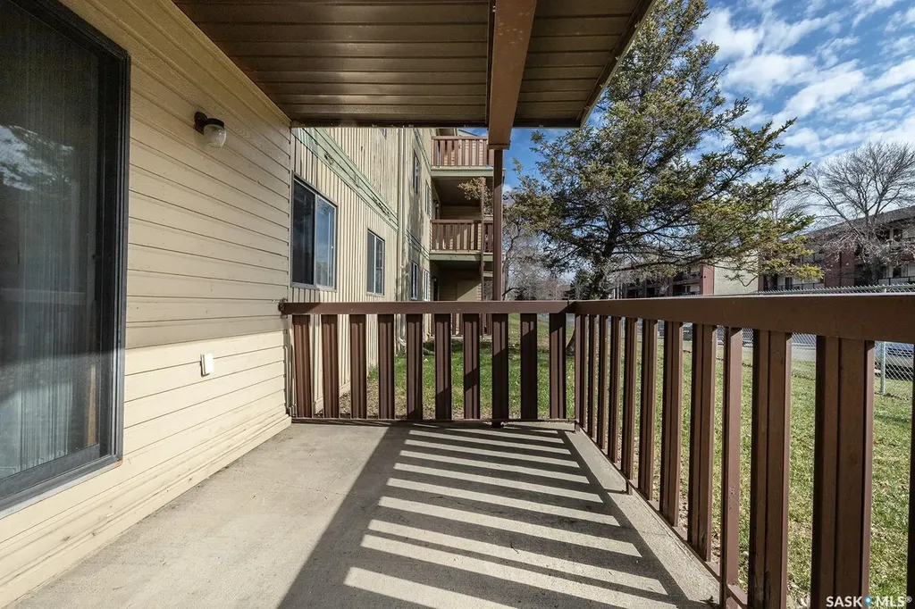 1121 Mckercher Drive Saskatoon SK S7H 5B8