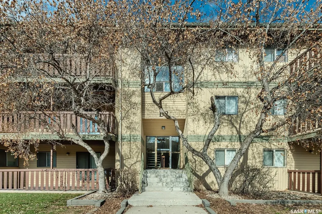1121 Mckercher Drive Saskatoon SK S7H 5B8