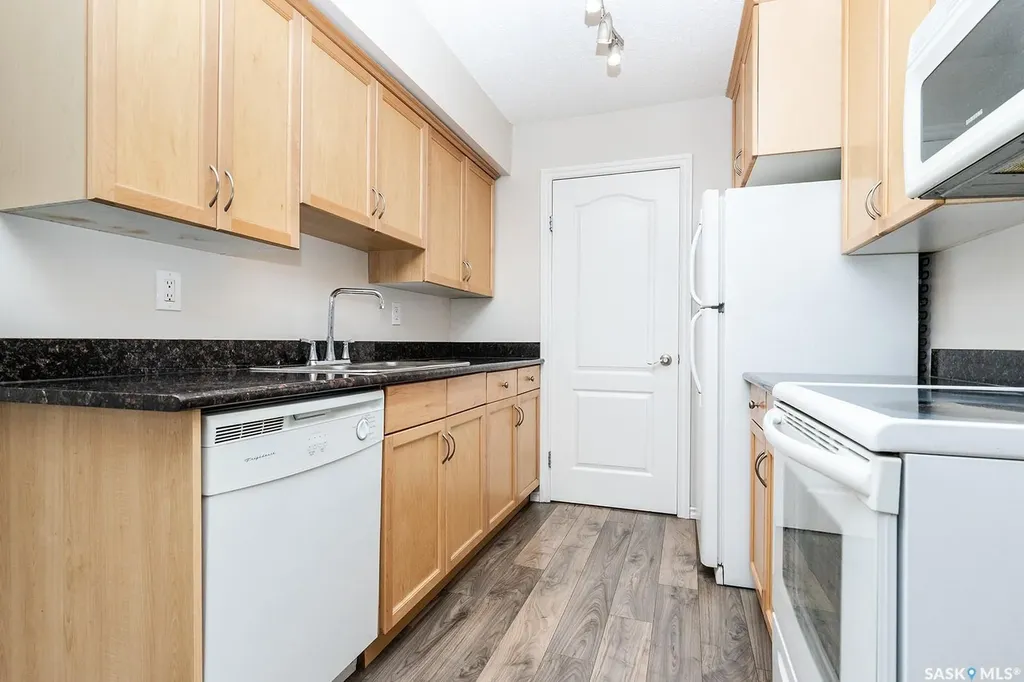 1121 Mckercher Drive Saskatoon SK S7H 5B8