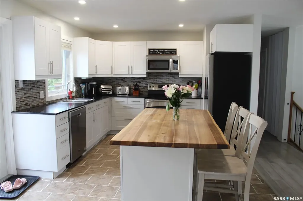 411 3rd Street W Wilkie SK S0K 4W0