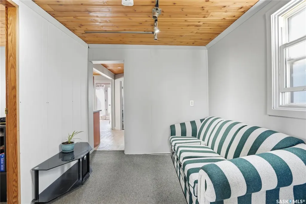 814 20th Street W Saskatoon SK S7M 0Y3