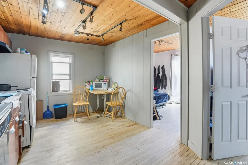 814 20th Street W Saskatoon SK S7M 0Y3