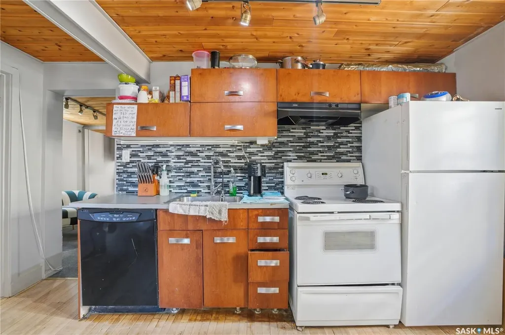 814 20th Street W Saskatoon SK S7M 0Y3
