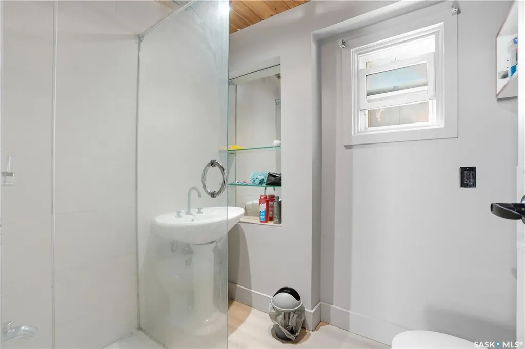 814 20th Street W Saskatoon SK S7M 0Y3