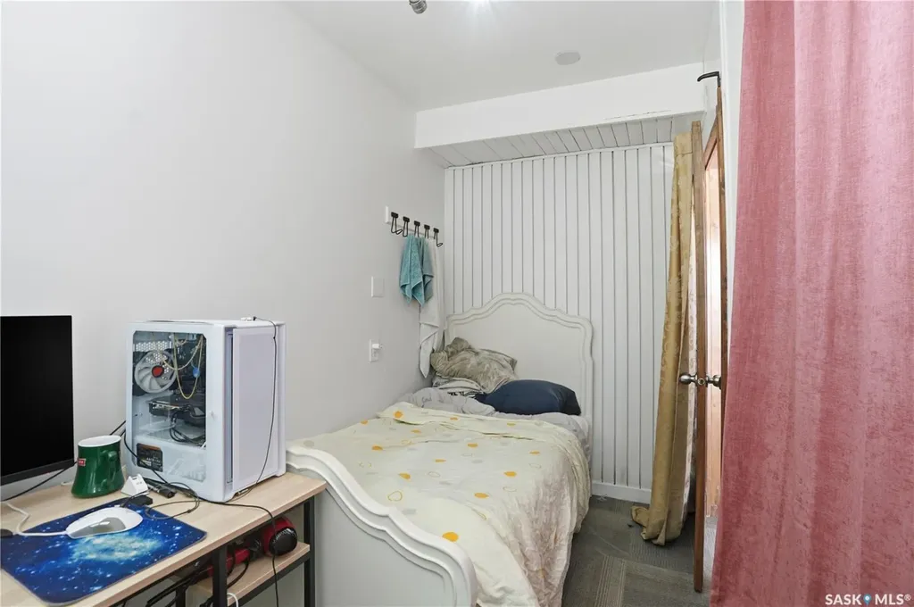 814 20th Street W Saskatoon SK S7M 0Y3