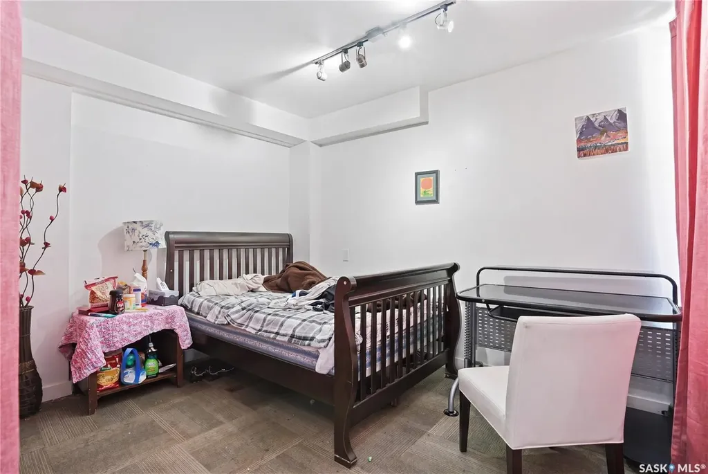 814 20th Street W Saskatoon SK S7M 0Y3