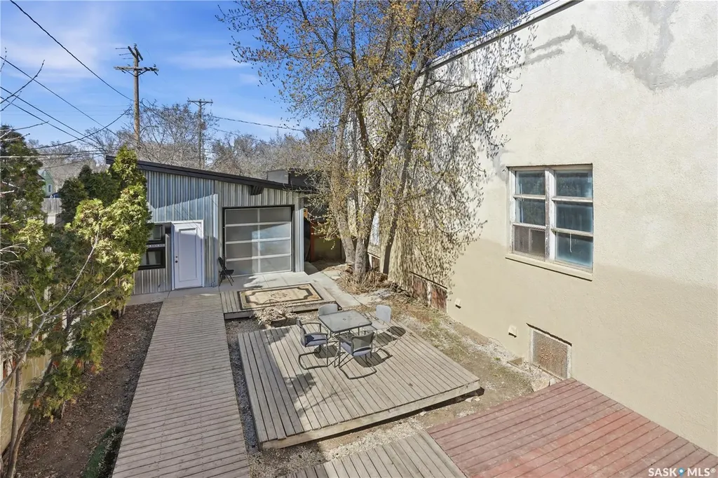 814 20th Street W Saskatoon SK S7M 0Y3