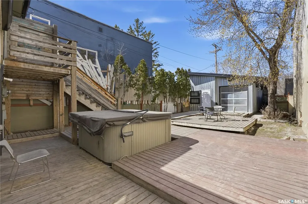 814 20th Street W Saskatoon SK S7M 0Y3