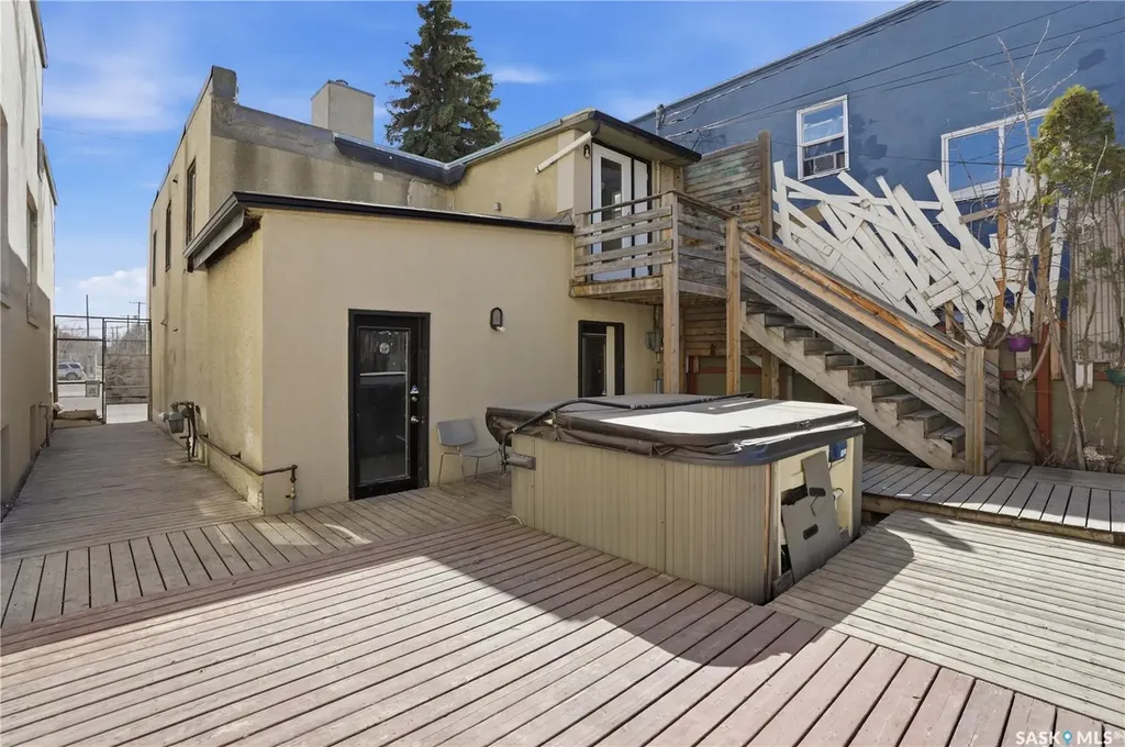 814 20th Street W Saskatoon SK S7M 0Y3