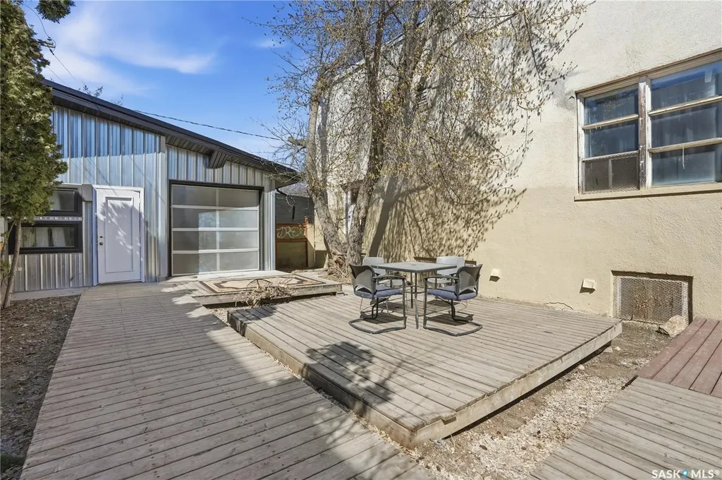 814 20th Street W Saskatoon SK S7M 0Y3