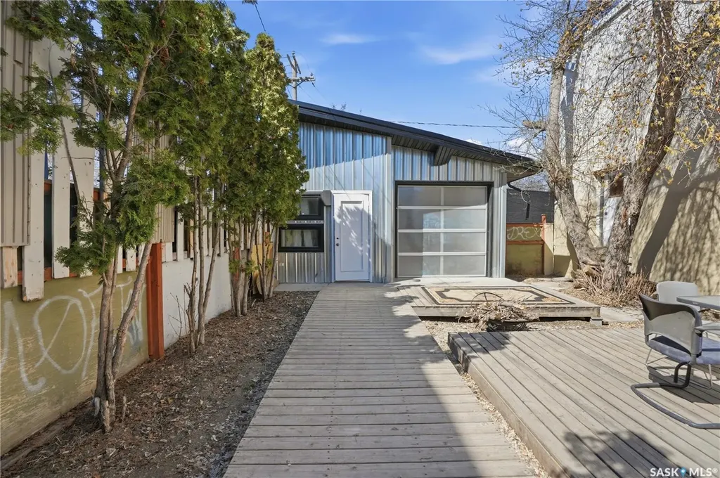 814 20th Street W Saskatoon SK S7M 0Y3