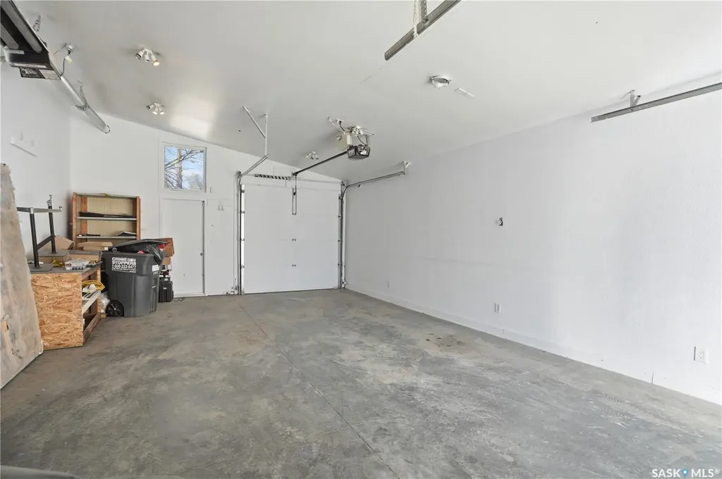 814 20th Street W Saskatoon SK S7M 0Y3