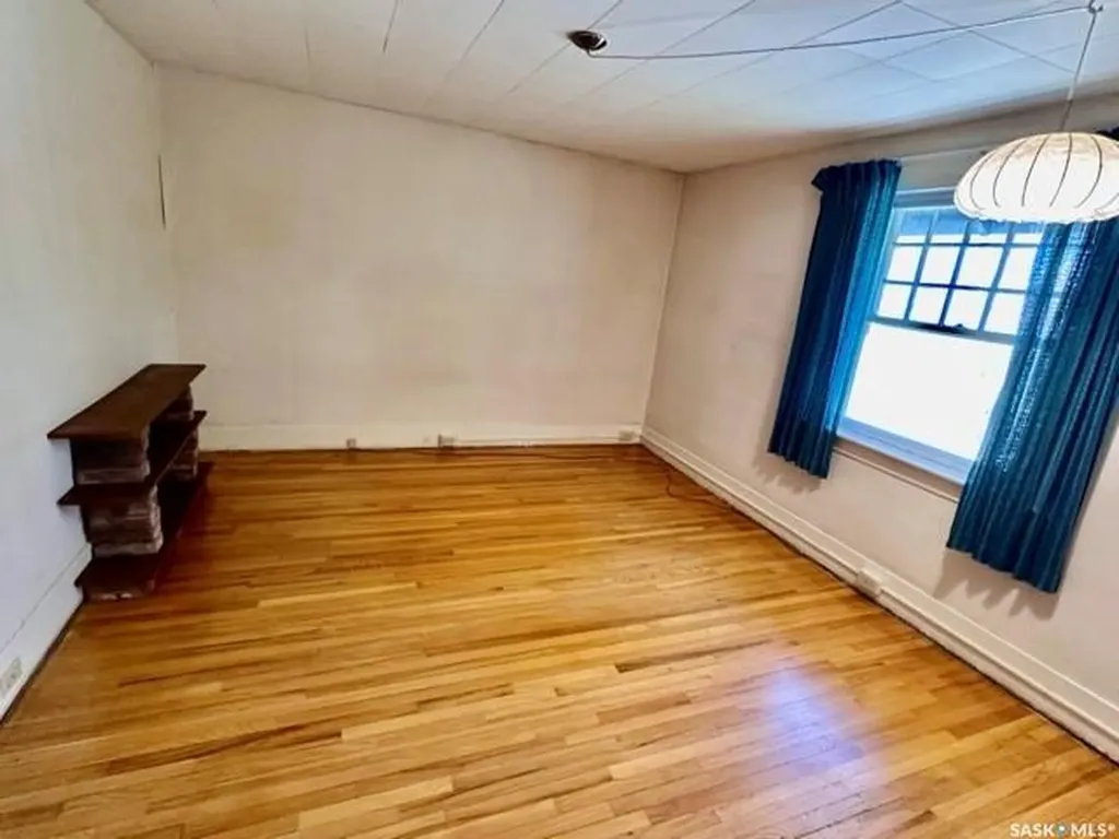 21 Angus Crescent Regina SK S4T 6N1