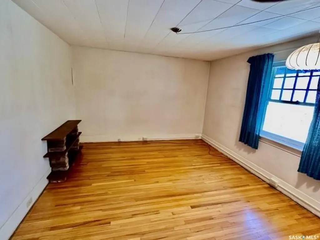 21 Angus Crescent Regina SK S4T 6N1