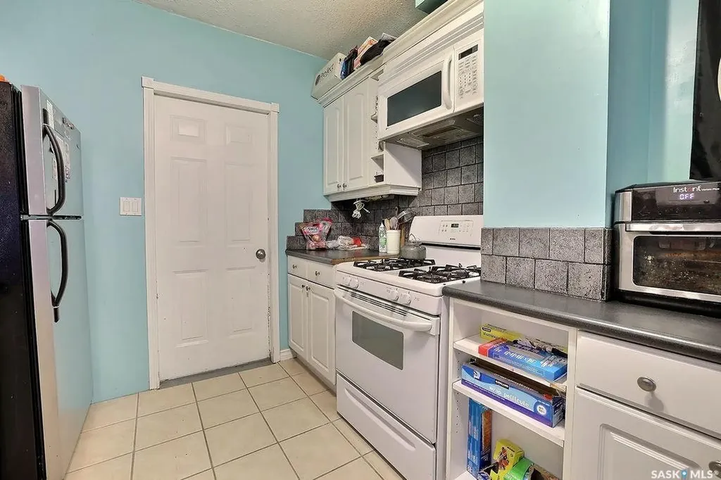 2066 Wallace Street Regina SK S4N 4A4