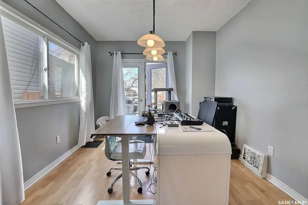 2066 Wallace Street Regina SK S4N 4A4