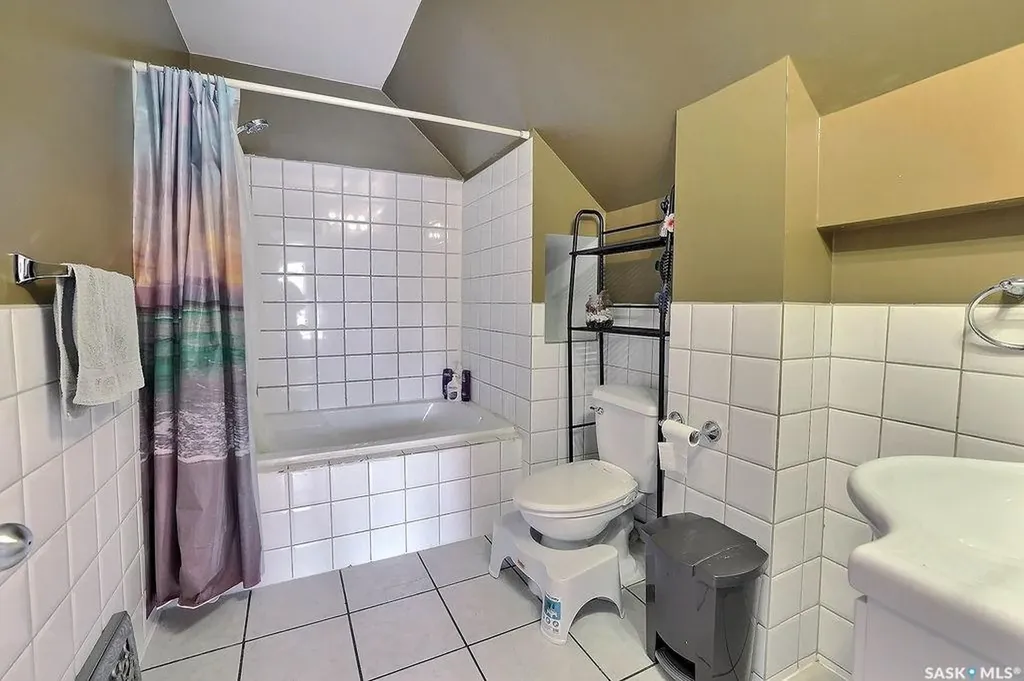 2066 Wallace Street Regina SK S4N 4A4