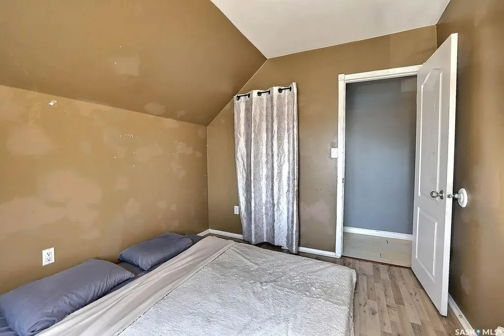 2066 Wallace Street Regina SK S4N 4A4