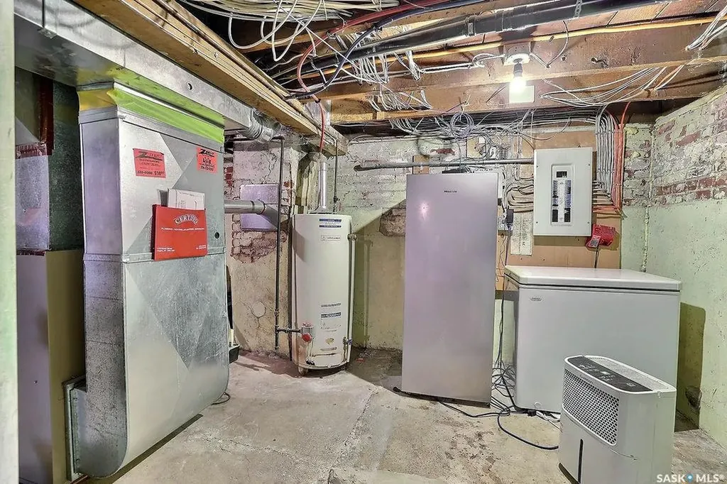 2066 Wallace Street Regina SK S4N 4A4