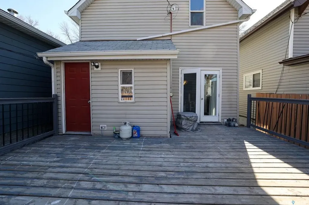 2066 Wallace Street Regina SK S4N 4A4