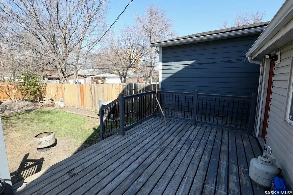 2066 Wallace Street Regina SK S4N 4A4