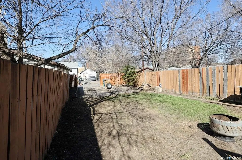 2066 Wallace Street Regina SK S4N 4A4
