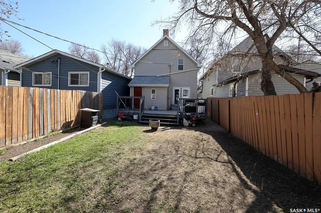 2066 Wallace Street Regina SK S4N 4A4