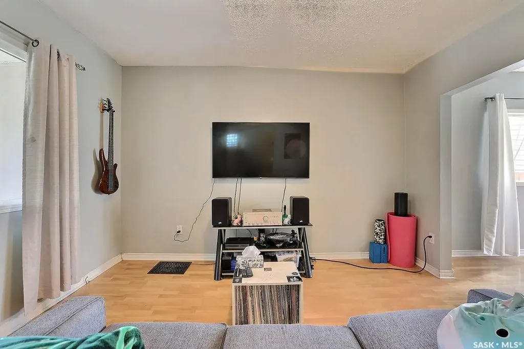2066 Wallace Street Regina SK S4N 4A4