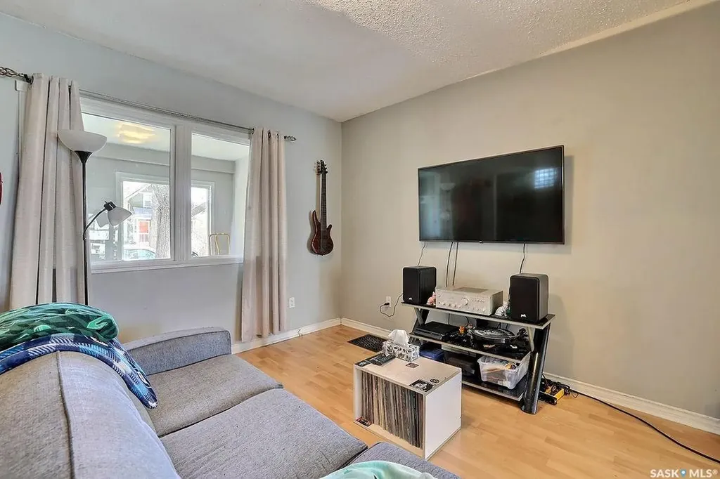 2066 Wallace Street Regina SK S4N 4A4