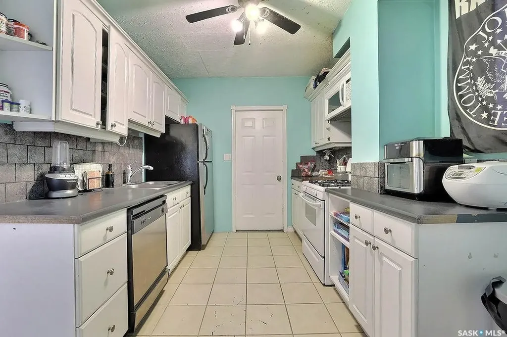 2066 Wallace Street Regina SK S4N 4A4