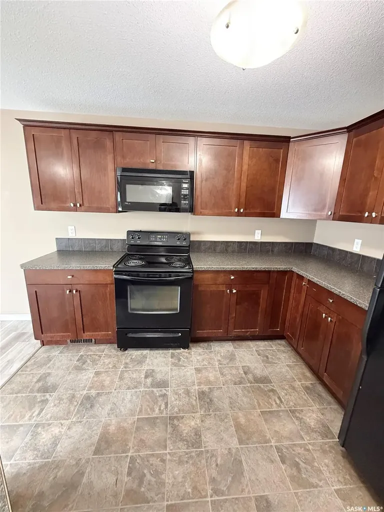 602 Barber Crescent Weyburn SK S4H 0M9