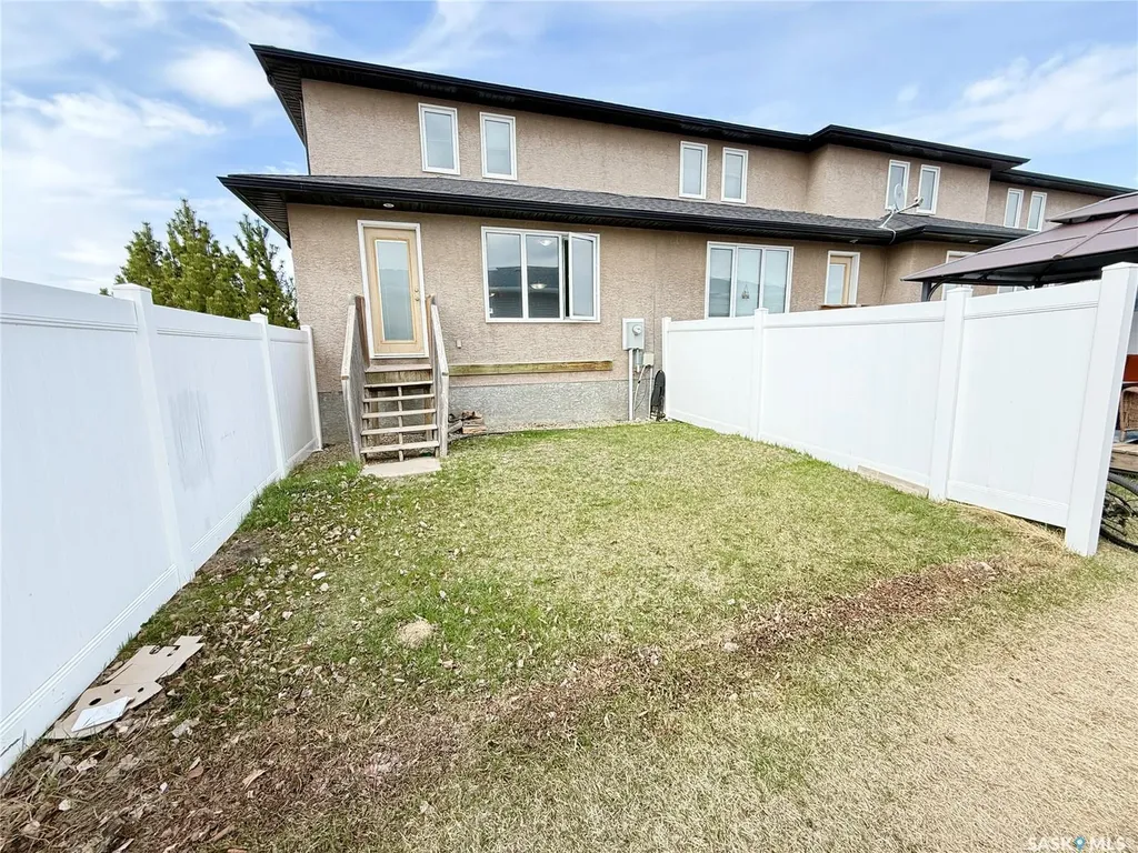 602 Barber Crescent Weyburn SK S4H 0M9